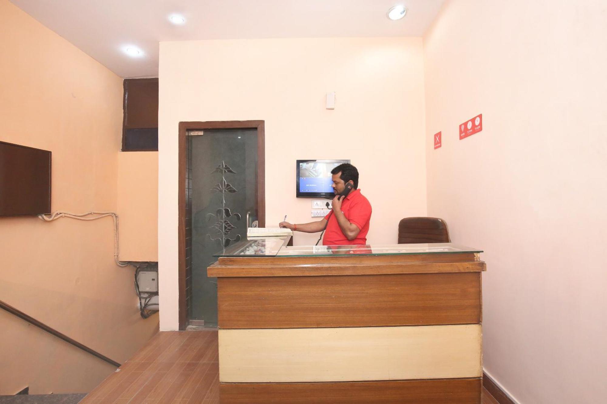 Super Hotel O Rajesh Palace Chandigarh Bagian luar foto