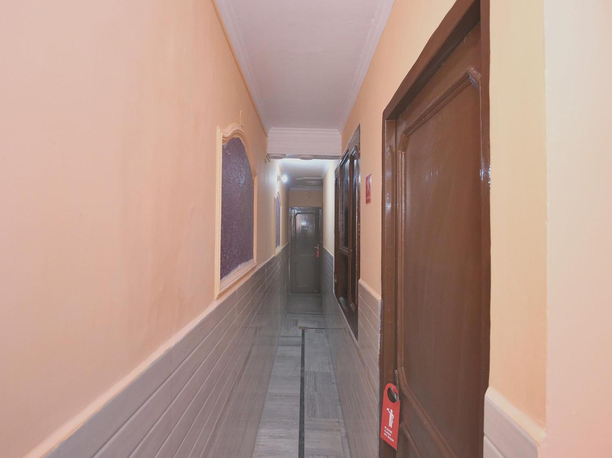 Super Hotel O Rajesh Palace Chandigarh Bagian luar foto